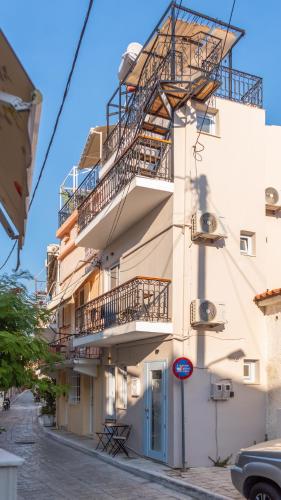 Manus Dei Exclusive Suites — 4-Star Luxury Hotel in Pythagoreio, Greece