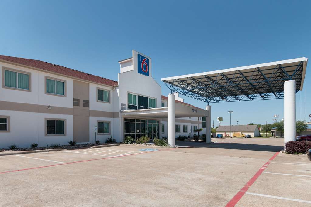 Motel 6 Hillsboro TX - photo 11