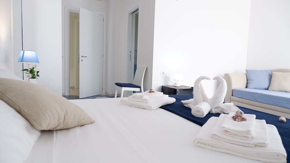 Kalinifta Rooms Apartment — 4-Star Luxury Hotel in Porto Cesareo, Italy