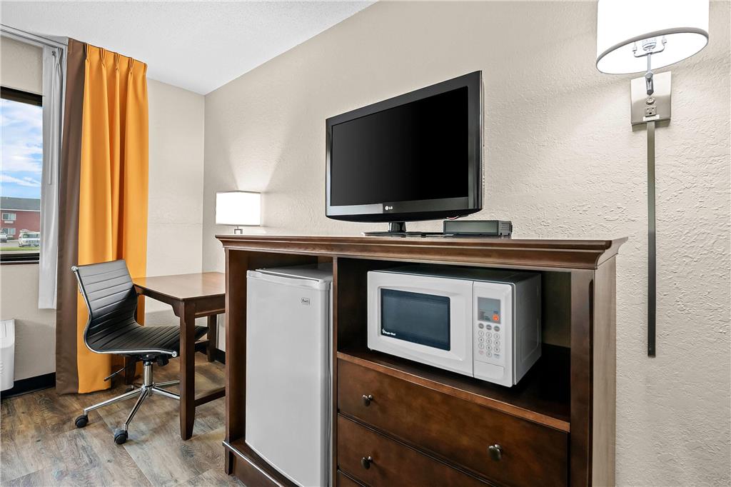 Super 8 by Wyndham Alexandria MN - photo 30