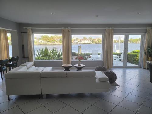 Waterfront Studio Pool Beach Intercostal 5 - photo 7