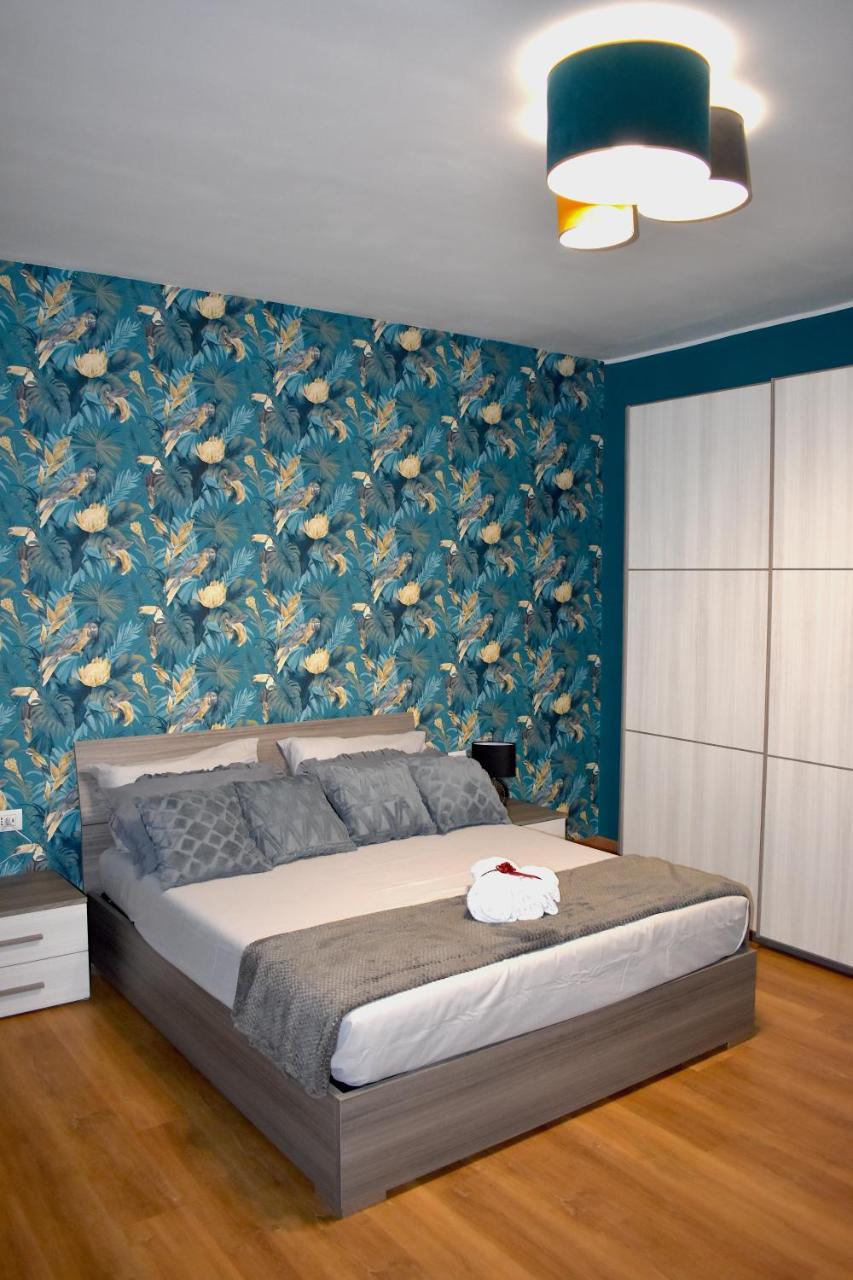 Casa Vacanze Oikia Room Orchidea — 4-Star Luxury Hotel in Naples, Italy