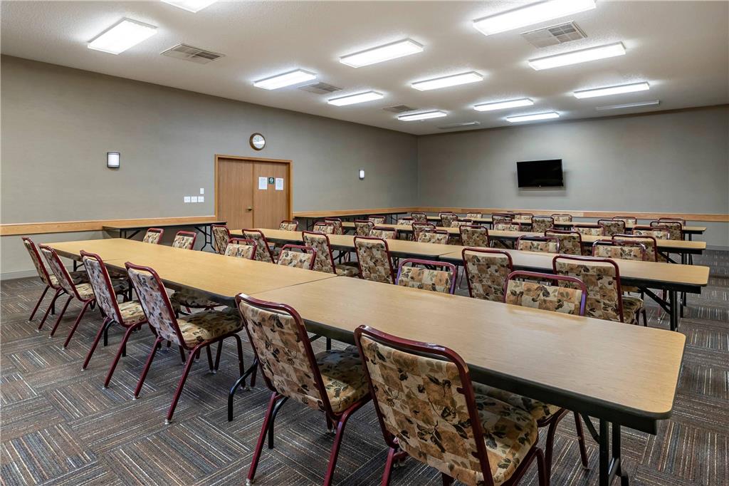 Comfort Inn Dyersville Near Field of Dreams - photo 24