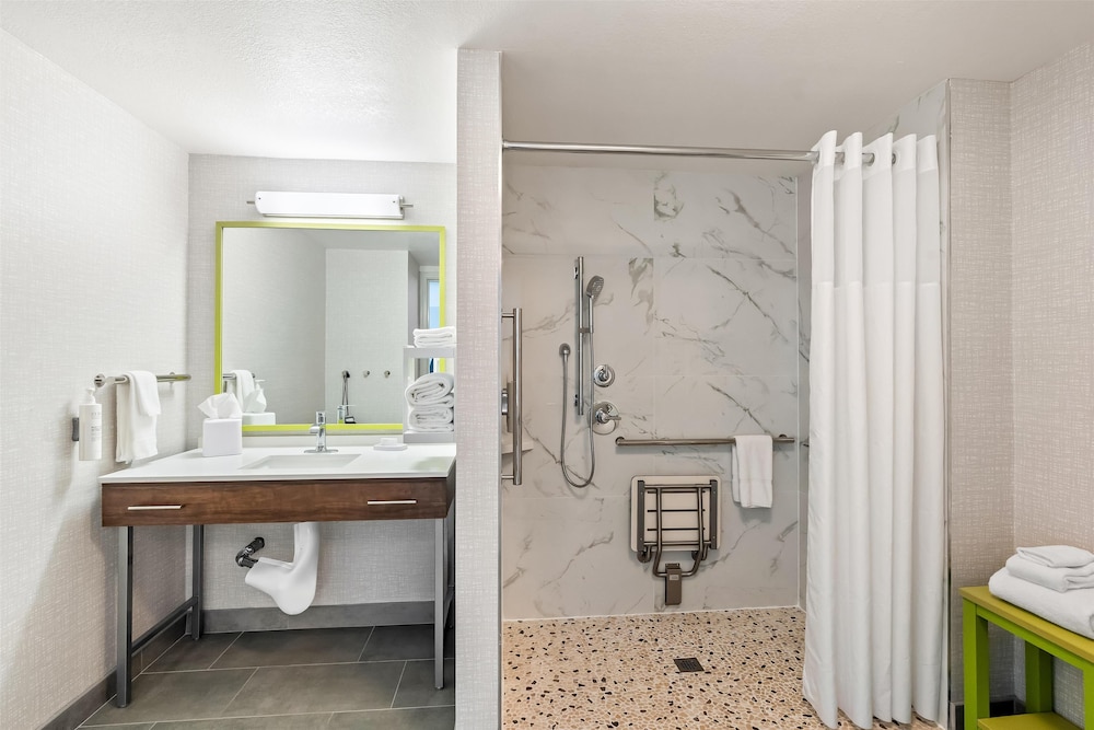 Hampton Inn & Suites Lathrop - photo 40