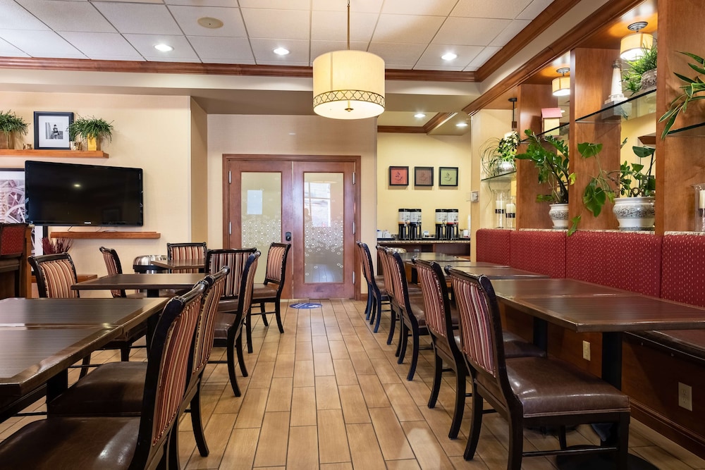 Hampton Inn Richfield - photo 25