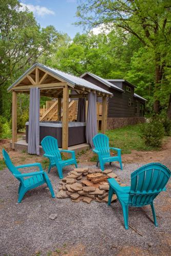Jake Cabin Luxury Hot Tub Cabin Near Downtown — 4-Star Luxury Hotel in Chattanooga, United States