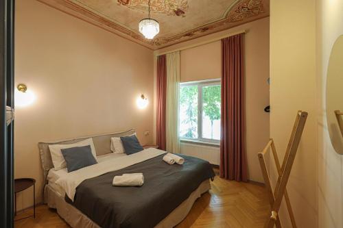 Spacious 1BR Apartment In The Heart of Tbilisi