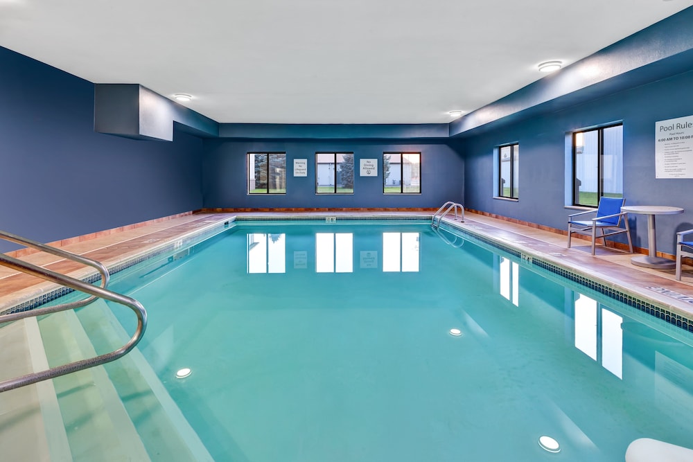 Holiday Inn Express & Suites Three Rivers by IHG - photo 18