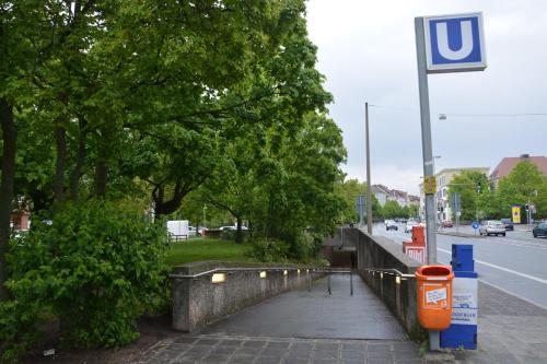Messe Und U Bahn Nahe Maffeiplatz — Nuernberg