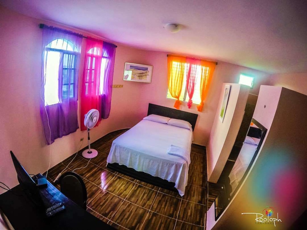 Regi Hotel & Bar in Les Cayes, Haiti