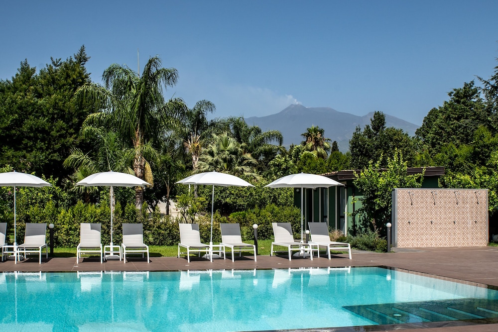 Agriturismo Virdamuri — 4-Star Luxury Hotel in Giarre, Italy