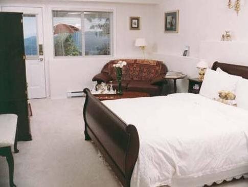 Prancing Horse Retreat in Victoria, Canada