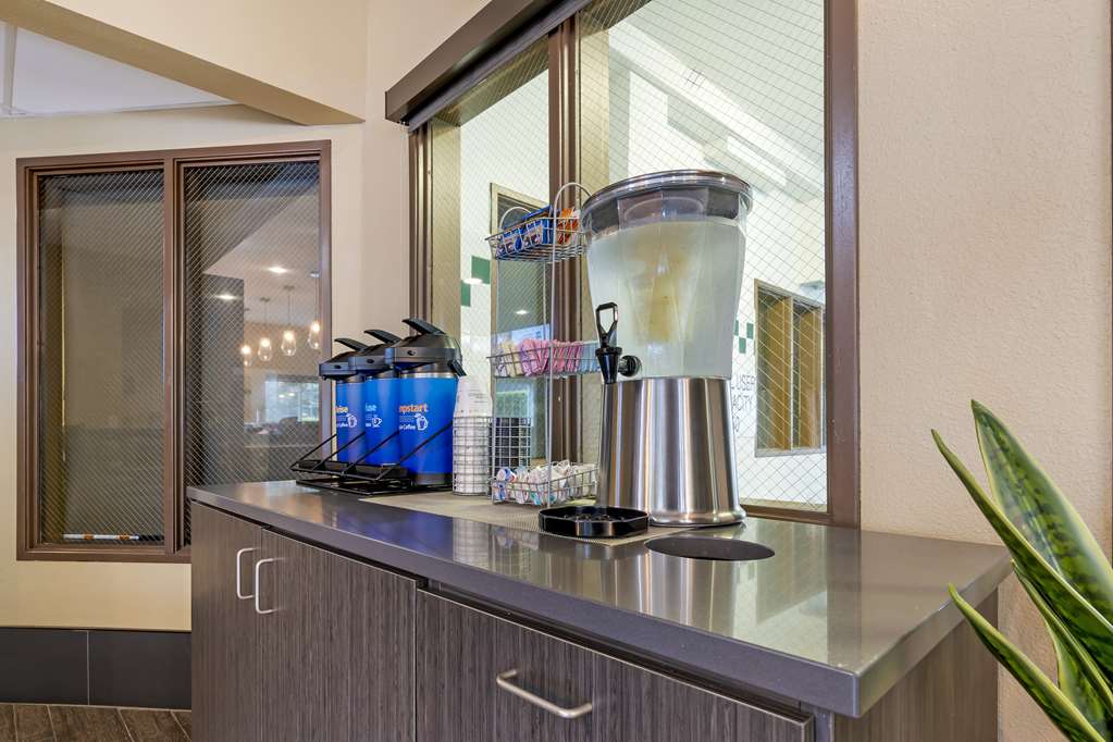 Best Western Columbia River Waterfront Hotel Astoria - photo 40