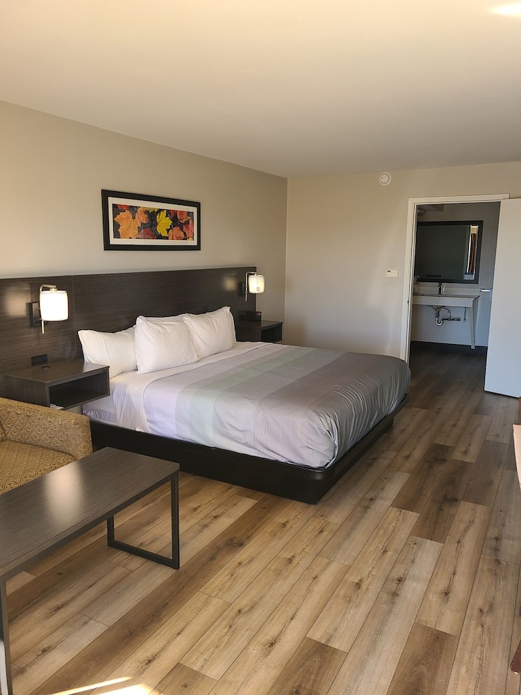 Days Inn by Wyndham Dumas - photo 3