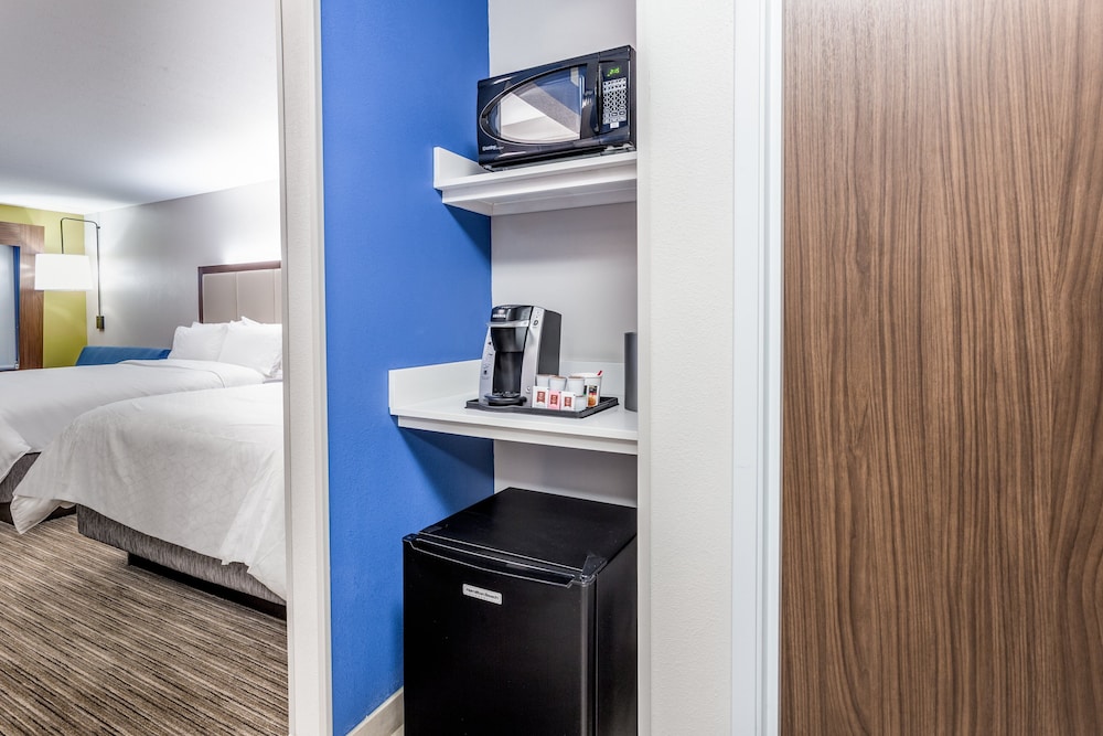 Holiday Inn Express & Suites Hammond by IHG - photo 18
