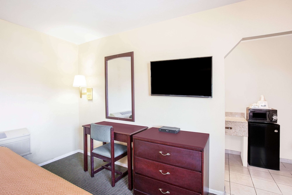 Travelodge by Wyndham Barstow - photo 18