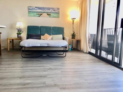 Beautiful 18th Floor with Panoramic Ocean Views 1 Block to Beach Free Parking & Wifi - photo 6