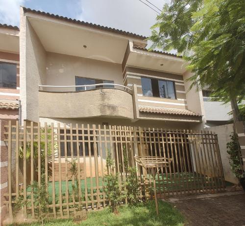 Sobrado grande disponível em ótima localização in Cascavel, Brasil