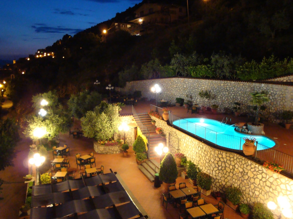 Belsito - carbon neutral hotel in Serrone