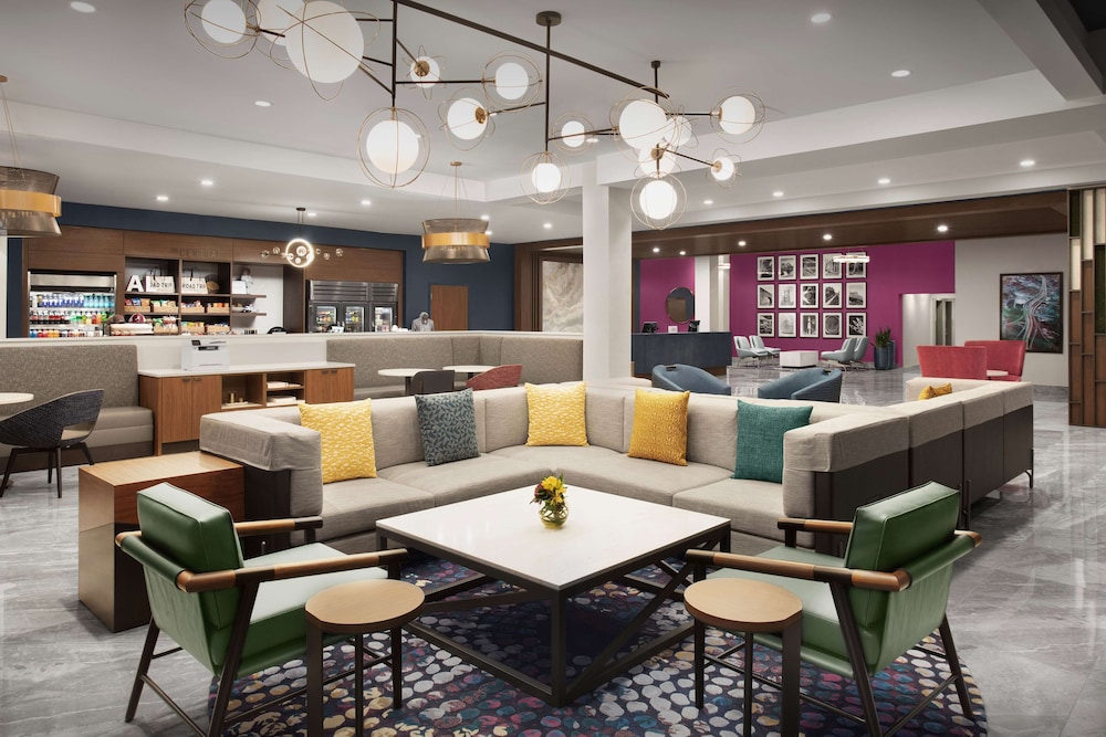 Hampton Inn Huntsville Village of Providence - photo 3