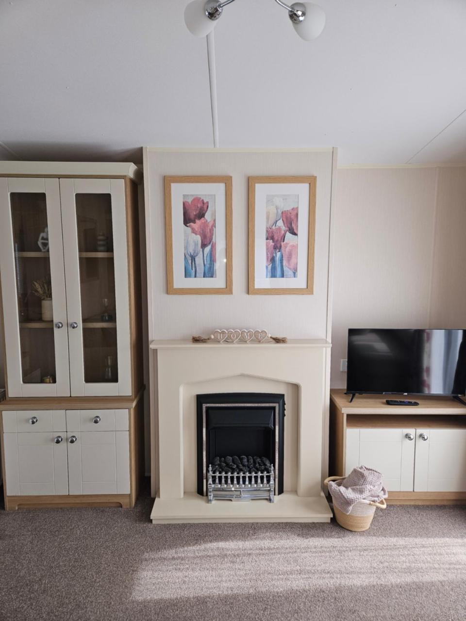 Lytham Luxe 6 Birth Caravan in Preston, United Kingdom