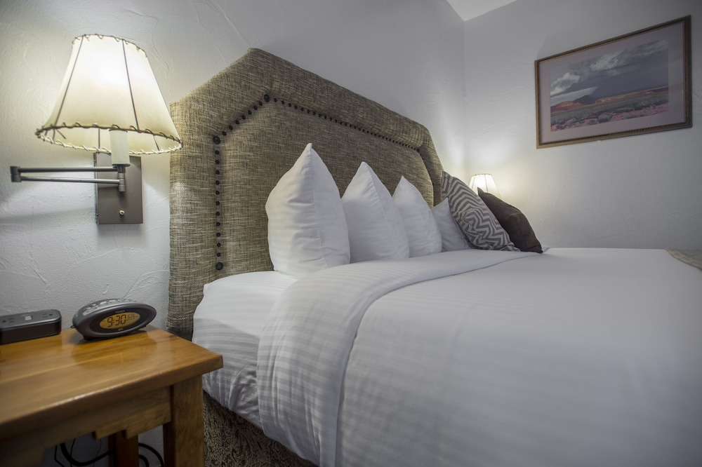 Table Mountain Inn - photo 10