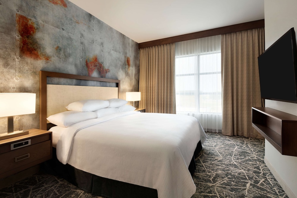 Embassy Suites by Hilton San Antonio Brooks Hotel & Spa - photo 13