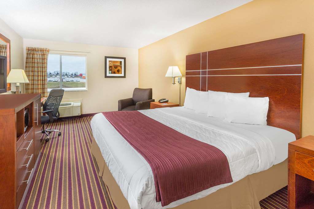 Baymont by Wyndham Bowling Green - photo 7