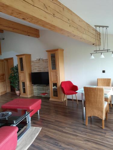 Apartment mit Terrasse und Garten — 4-Star Luxury Hotel in Saalfelden Am Steinernen Meer, Austria