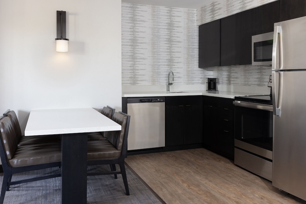 Residence Inn by Marriott Corona Riverside - photo 12