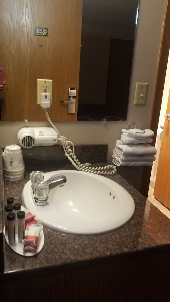 Super 8 by Wyndham Milbank SD - photo 23