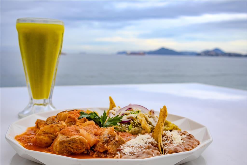 A complete breakfast awaits you!