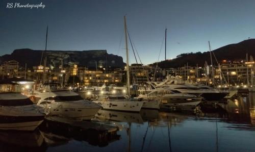 V&A Waterfront Cape Town Luxury 3 Bedroom with 1000 views