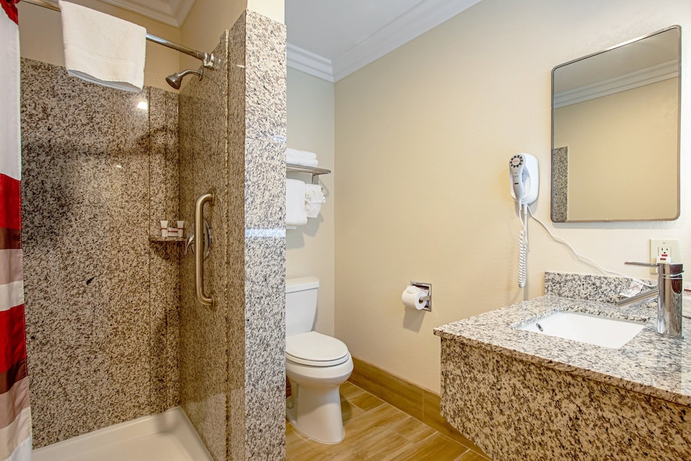 Red Roof Inn & Suites Monterey - photo 26