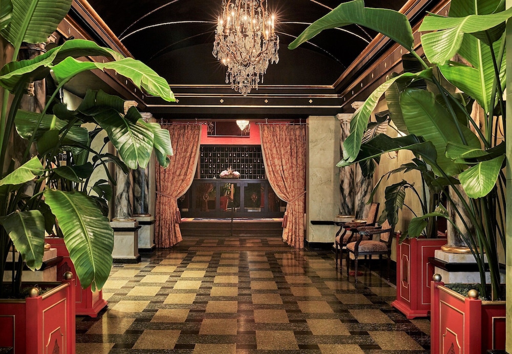 The Pontchartrain Hotel - photo 3