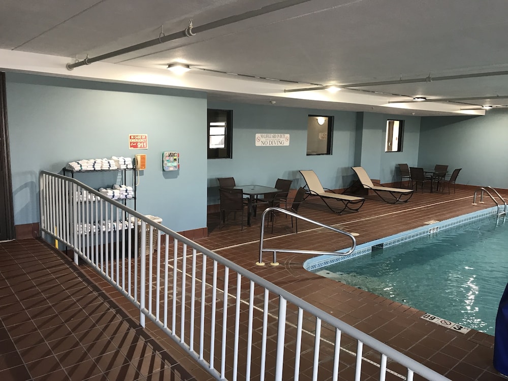 Holiday Inn Express London by IHG - photo 32