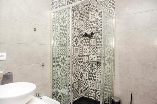 Host Wise Amadeo Apartments — 4-Star Luxury Hotel in Vila Nova De Gaia, Portugal