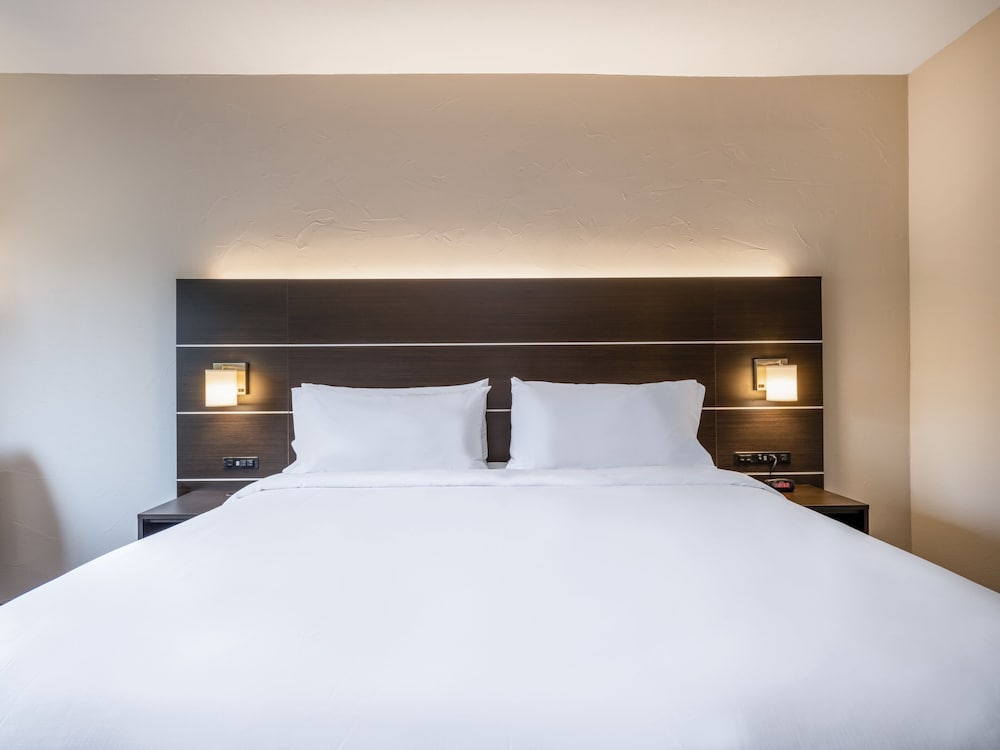 Holiday Inn Express Hotel & Suites Beaumont Nw By Ihg - photo 6