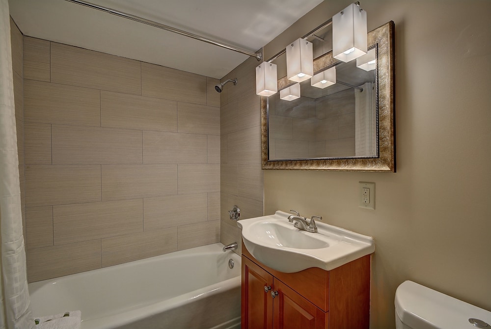 The Putney Inn - photo 12