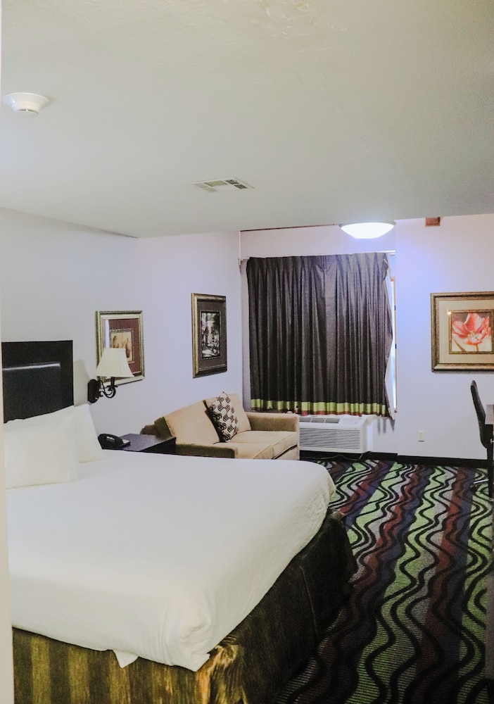 Apple Tree Inn and Suites - photo 5