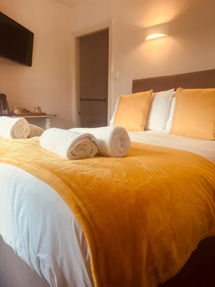 OYO The Croppers Arms in Huddersfield, United Kingdom