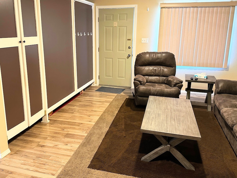 Westerner Motel - photo 18