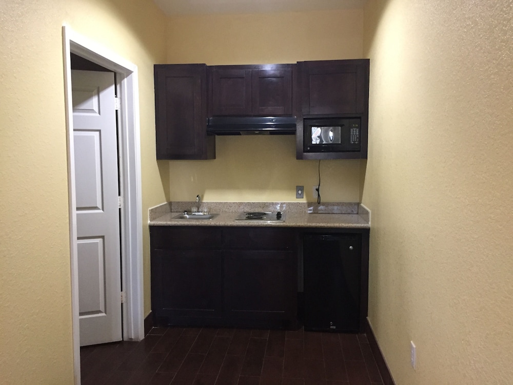 Highlands Suites - photo 10