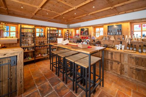 Schmiedlehenalm — 4-Star Luxury Hotel in Tweng, Austria