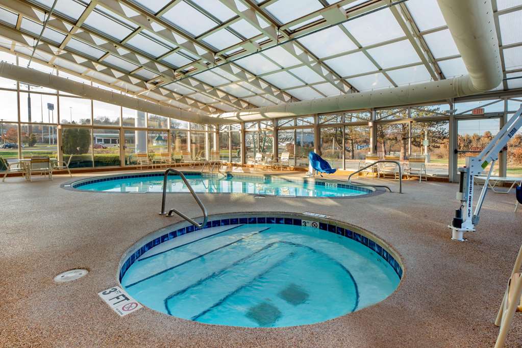 La Quinta Inn & Suites by Wyndham Mansfield OH - photo 13