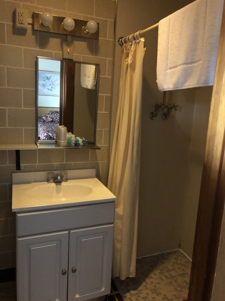 Gold Eagle Inn - photo 19
