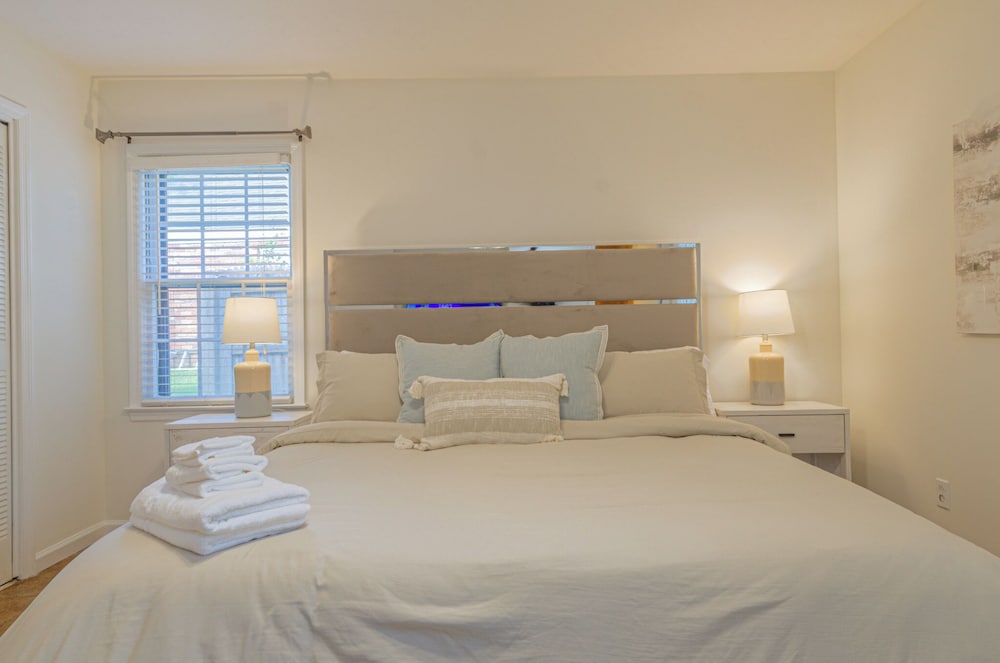Relaxing 3BR Getaway with Pool and games — hotel near Columbus Airport
