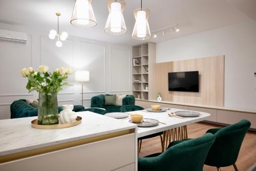 NEO Doi central City of Mara — 4-Star Luxury Hotel in Timisoara, Romania