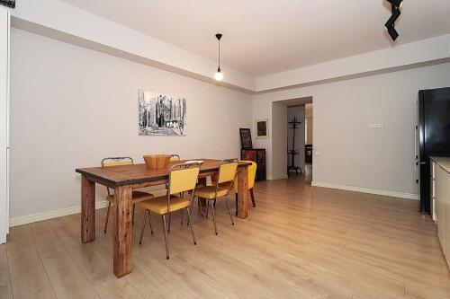 Mtatsminda Cozy Apt: Central & Comfy By Wehost