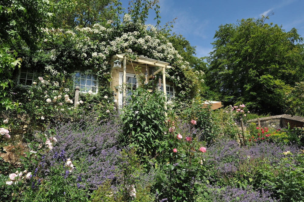 Tucking Mill View — 4-Star Luxury Hotel in Bath, United Kingdom